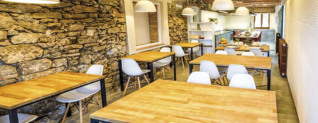 Emphasis Guest House Casserres Екстериор снимка