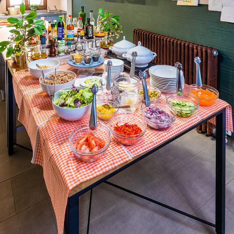 Emphasis Guest House Casserres Екстериор снимка