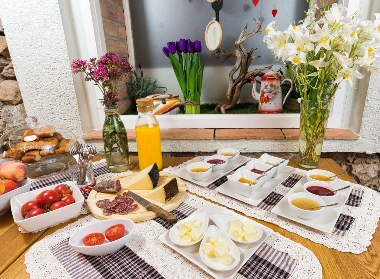Emphasis Guest House Casserres Екстериор снимка