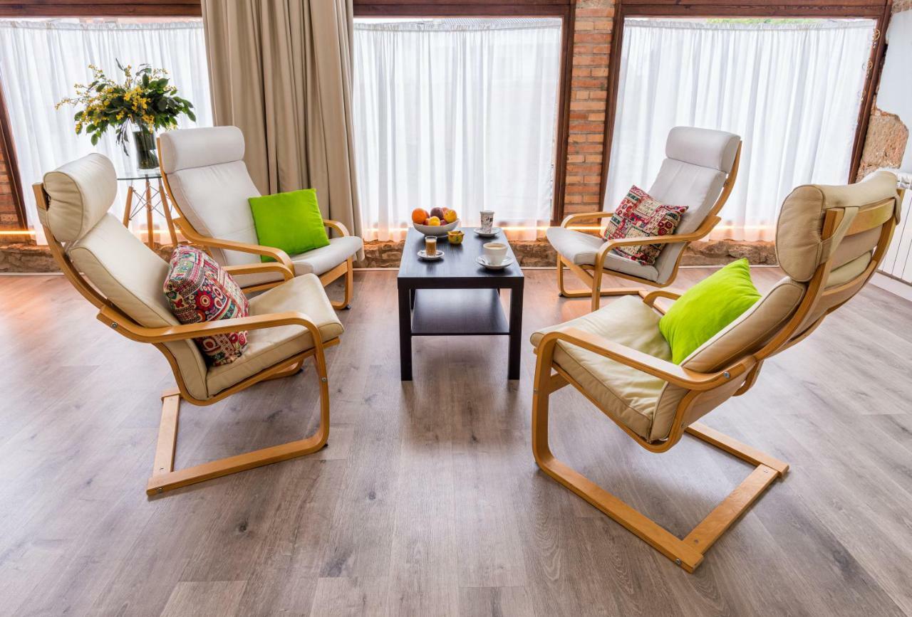 Emphasis Guest House Casserres Екстериор снимка